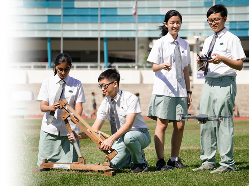 Suasana pembelajaran sains di NUS High School